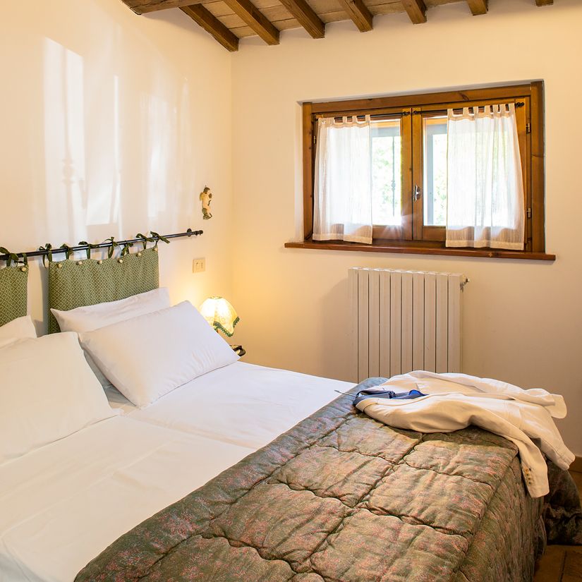 Rooms bed and breakfast/Farm holidays view assisi rooms bnb to all'antica mattonata