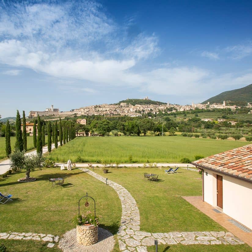 Ai piedi di Assisi con una spettacolare vista sulla città Agriturismo bnb Assisi Umbria