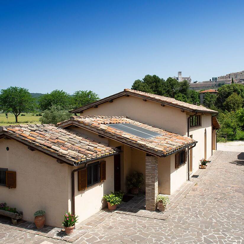 Agriturismo affittasi appartamenti con giardino vista Assisi