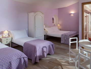 Assisi quadruple rooms in agritourism with private bathroom, hairdryer, WIFI, air conditioning, TV