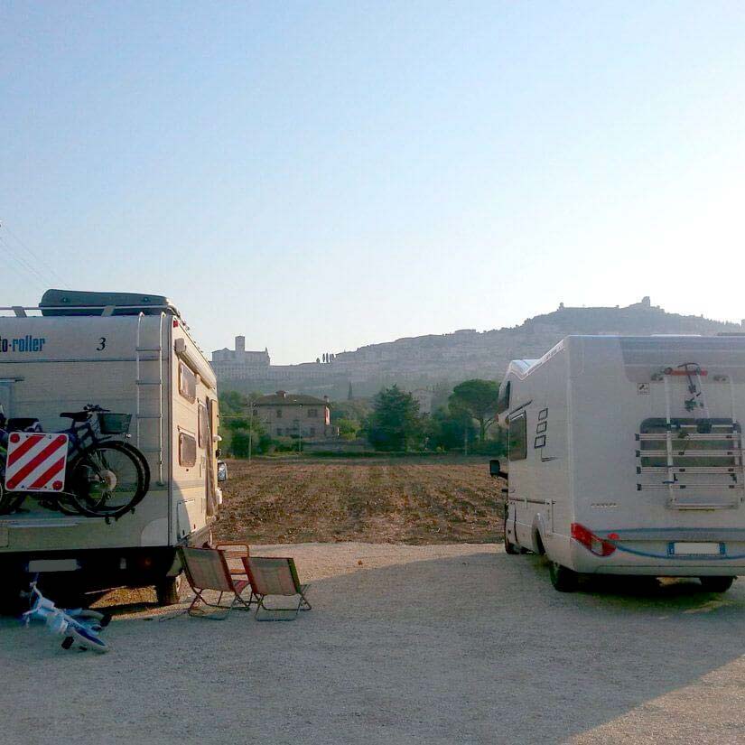 Parking facilities for campers in Assisi. Agrisosta Antica Mattonata Umbria